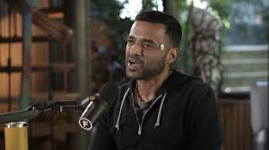 Temple Brain Device Wear by Zomato Founder